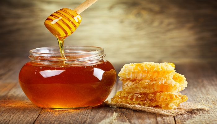 أطباء يحددون كمية العسل التي يسمح بتناولها في اليوم
