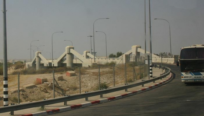 مجلس النواب الأردني يطالب الحكومة بإعادة  فتح جسر الملك الحسين (صورة)
