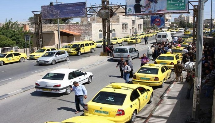 وزارة النقل والمواصلات تحدد ألوان طرابيش التاكسي لكل محافظة (صورة)