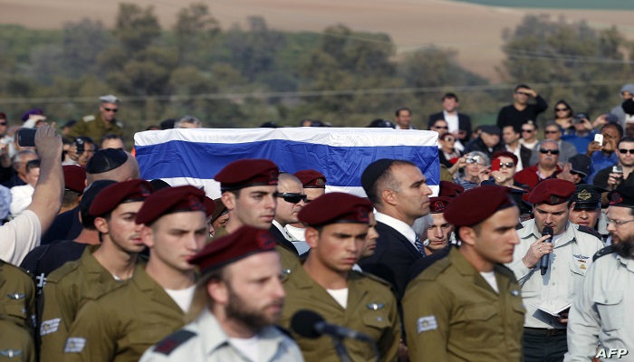 طرد ضابط عربي في جيش الاحتلال من جنازة جندي يهودي

