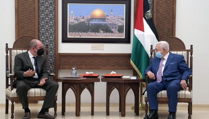هآرتس تكشف كواليس لقاء الرئيس عباس بالمبعوث الأمريكي هادي عمرو 

