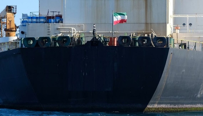 ناقلة إيرانية عملاقة تستعد لمغادرة فنزويلا لنقل مليوني برميل من الخام الثقيل
