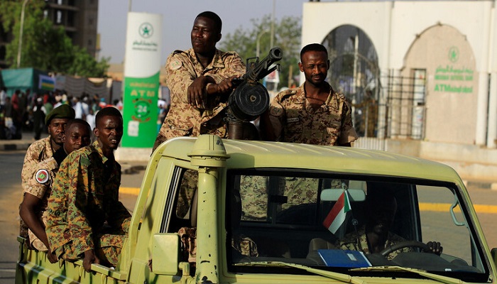 قائمة بأسماء الوزراء والقياديين المدنيين الذين اعتقلهم الجيش السوداني فجر اليوم
