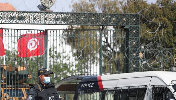قوات الأمن التونسية تقتحم قناة الزيتونة وتحجز معداتها
