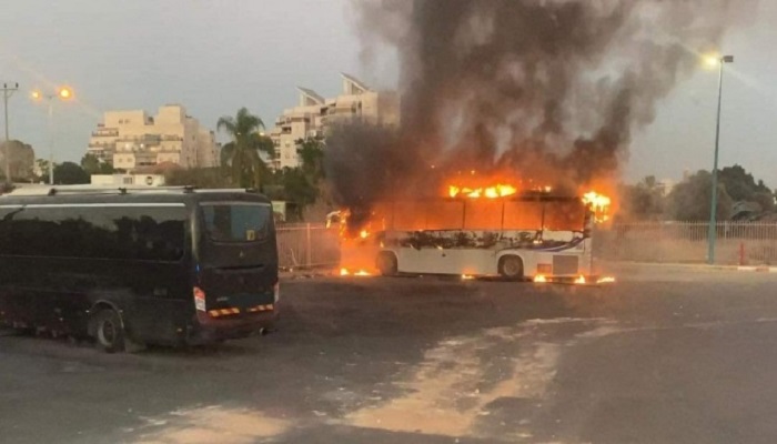 اعتقال فلسطيني نفذ عمليات إحراق حافلات مستوطنين في الرملة 

