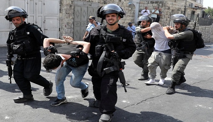 الاحتلال يعتقل 14 مواطنا من الضفة
