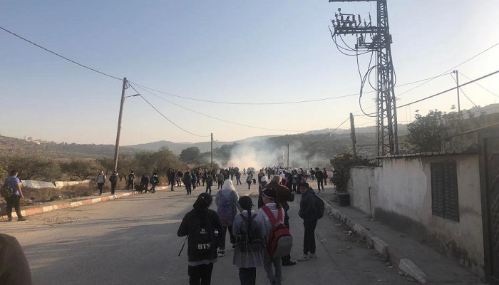 إصابة عشرات الطلبة في إعتداء لقوات الاحتلال على طلبة اللبن الشرقية