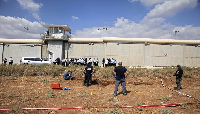 وزير إسرائيلي: سنحقق في عمل مصلحة السجون ككل بعد هروب الأسرى الستة 

