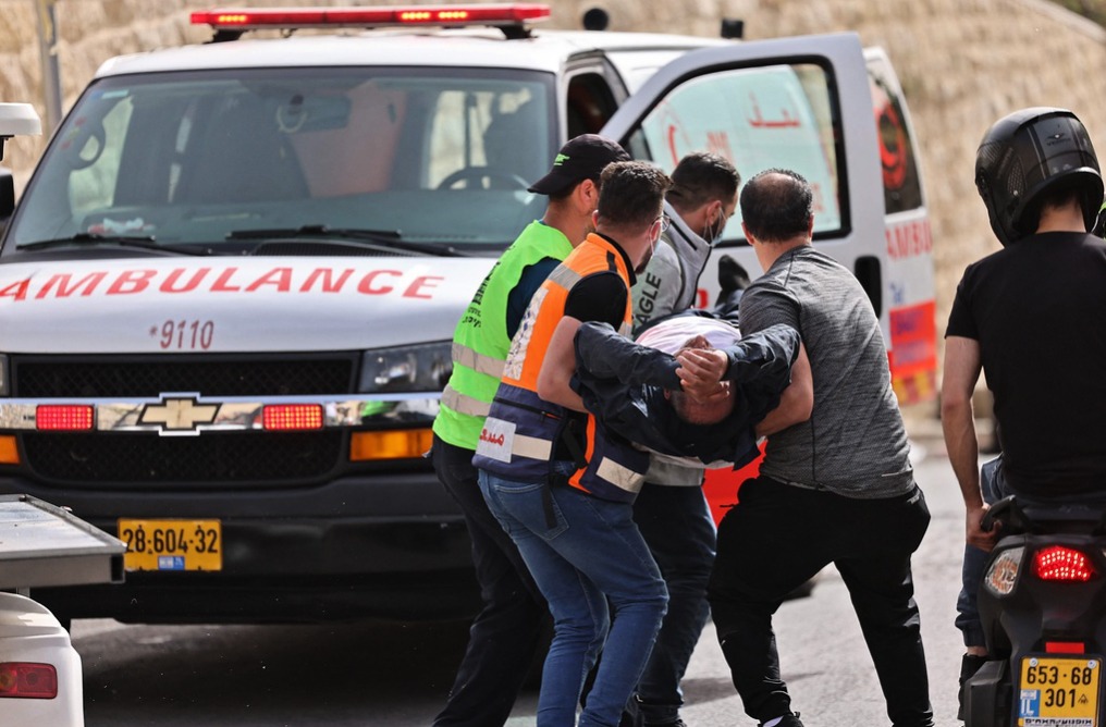 إصابة شاب خلال مواجهات مع الاحتلال في مدينة البيرة