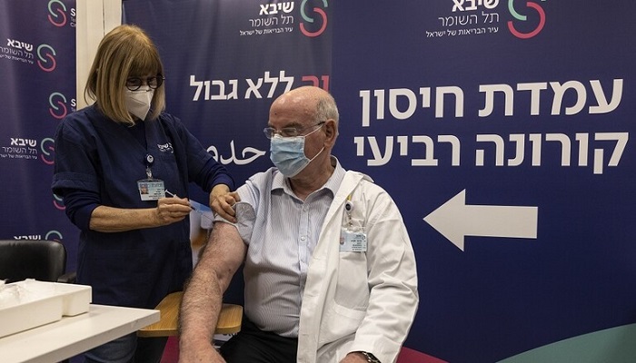إسرائيل تباشر تطعيم الفئات الأكثر ضعفا بجرعة رابعة ضد كورونا
