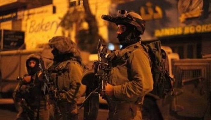 الاحتلال يعتقل 26 فلسطينيًا من الضفة الغربية