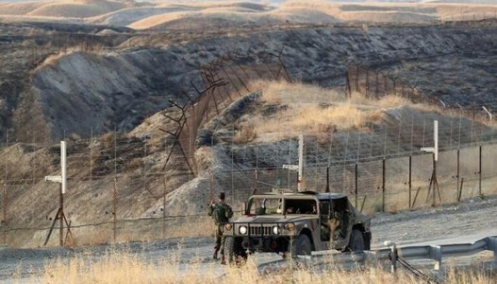 إعلام عبري: الجيش اللبناني يقيم أول سياج أمني على الحدود

