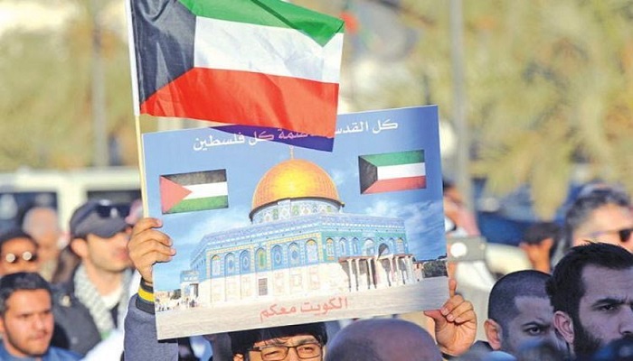 الكويت تحظر دخول السفن التجارية المحملة بالبضائع من وإلى إسرائيل
