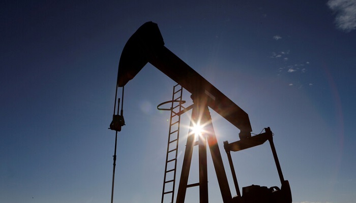 مخاوف من توتر في الخليج تقفز بأسعار النفط إلى ذروة 13 شهرا
