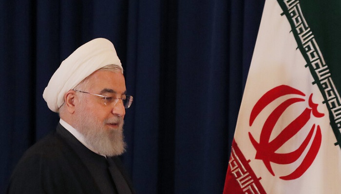 البرلمان الإيراني يصوت على قرار يهدد الرئيس روحاني
