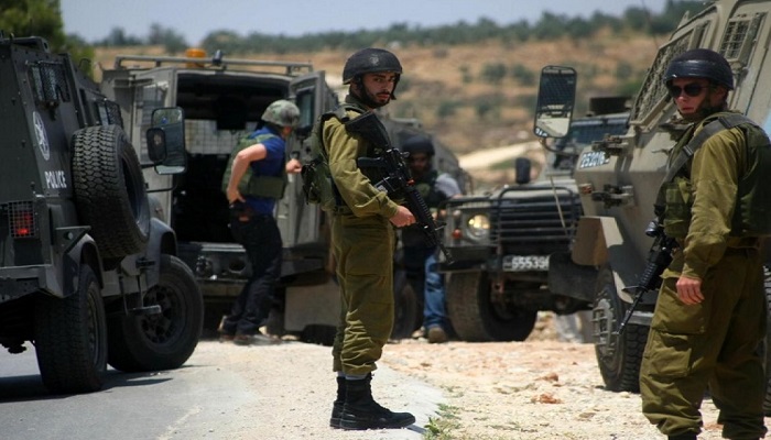 الاحتلال يزعم اعتقال فلسطيني حاول تنفيذ عملية طعن قرب نابلس

