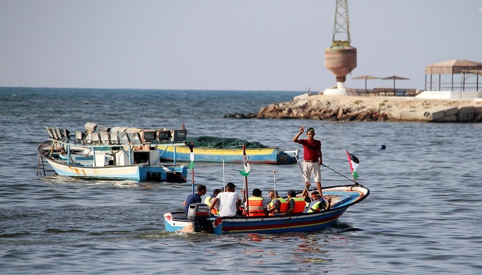 الاحتلال يطلق النار على الصيادين في بحر غزة
