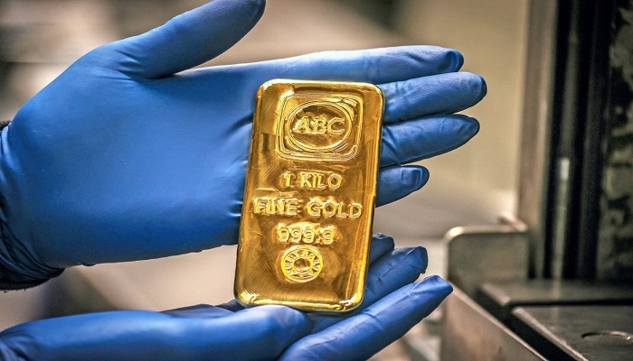 الذهب يربح مع استمرار تراجع الدولار
