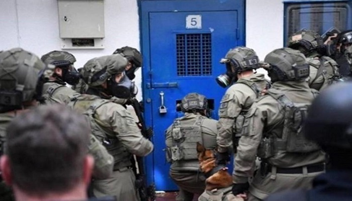 قوات القمع التابعة لإدارة السجون تقتحم قسم 1 في سجن ريمون
