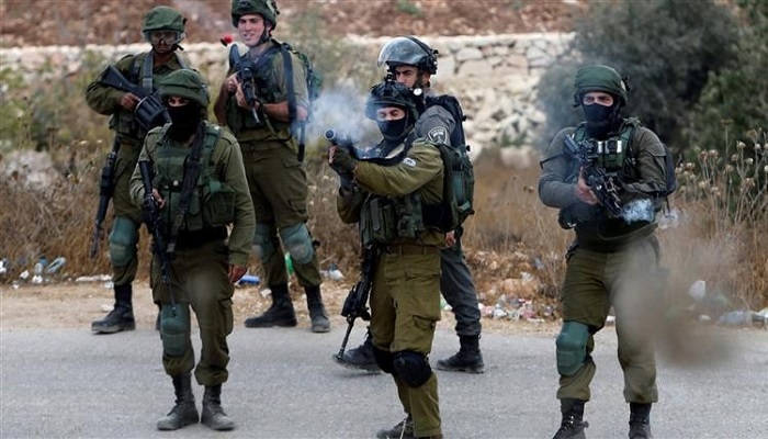 إصابة 5 أفراد من شرطة الاحتلال في مواجهات بالعيسوية 

