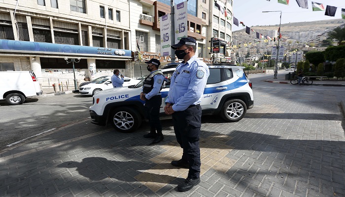 الشرطة تفض حفل زفاف وتحرر مخالفات في نابلس
