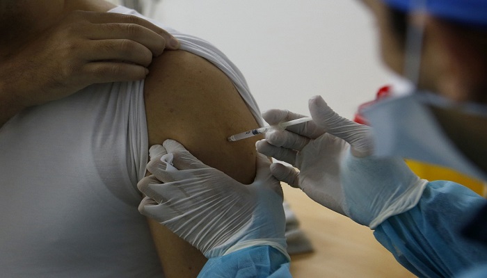 الصحة: لا إشكاليات في تطعيم مرضى غسيل الكلى ضد كورونا
