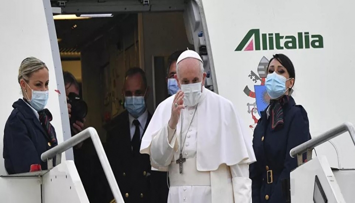 وصول البابا فرنسيس إلى بغداد في زيارة تاريخية