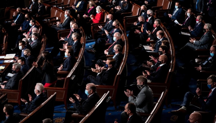 مجلس الشيوخ الأمريكي يقر خطة بايدن للإغاثة من كورونا ويحيلها لمجلس النواب
