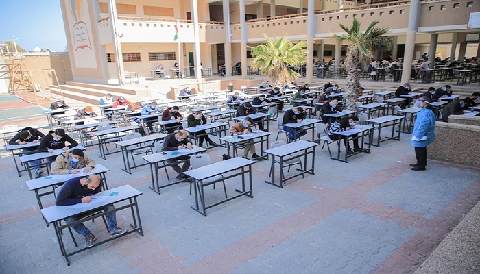وزارة التعليم وديوان الموظفين العام في غزة يعقدان امتحانات الوظائف التعليمية