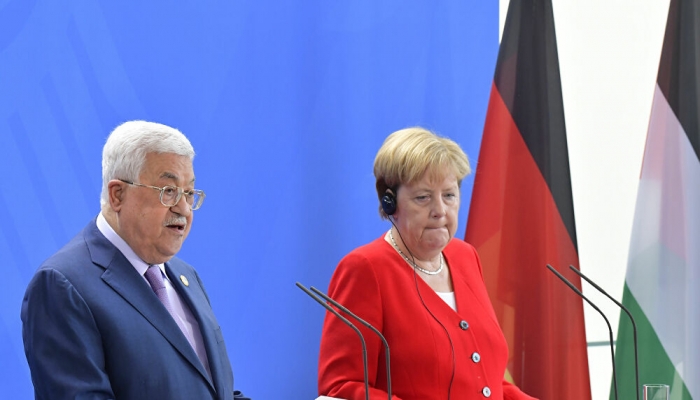 تفاصيل الاتصال الهاتفي بين الرئيس عباس والمستشارة الألمانية أنجيلا ميركل
