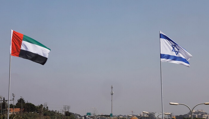 طاقم السفارة الإسرائيلية يقوم بإجراء لأول مرة في أبو ظبي
