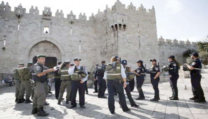 الاحتلال يعتدي على الشبان بمنطقة باب العامود في القدس المحتلة
