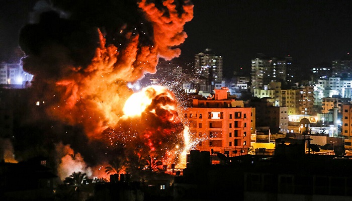 الاحتلال يصيب 3 شبان ويقصف مواقع ويلحق دمارا بممتلكات المواطنين في غزة