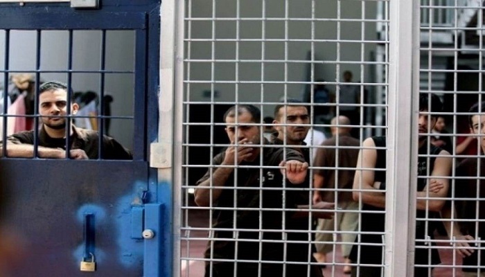 الهيئة التنظيمية لحركة فتح في سجن النقب تحل نفسها تنديدا بممارسات مدير السجن 