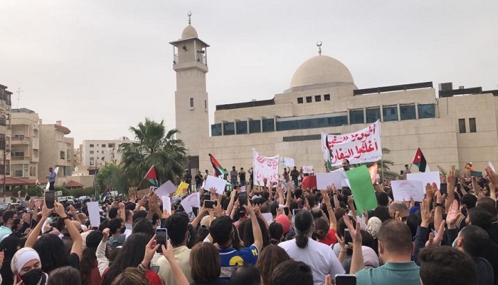 اعتصام حاشد قرب السفارة الإسرائيلية في الأردن