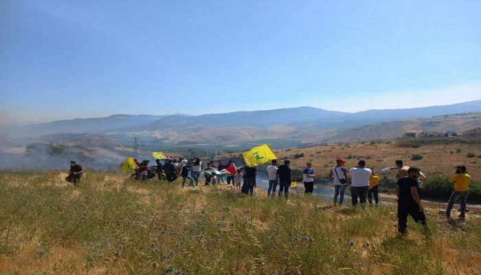 الاحتلال يطلق القذائف تجاه متظاهرين تجاوزوا الحدود اللبنانية