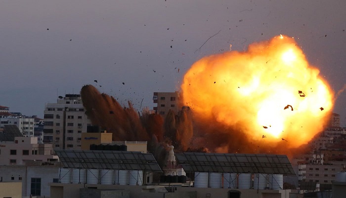 4 شهداء بينهم صحفي و10 إصابات في قصف إسرائيلي على قطاع غزة