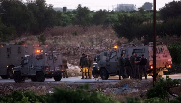 جيش الاحتلال يغلق كافة الطرق المؤدية إلى عقربا

