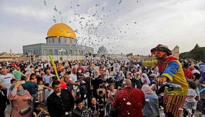 مركز الفلك الدولي يحدد موعد عيد الفطر في دول عربية وإسلامية