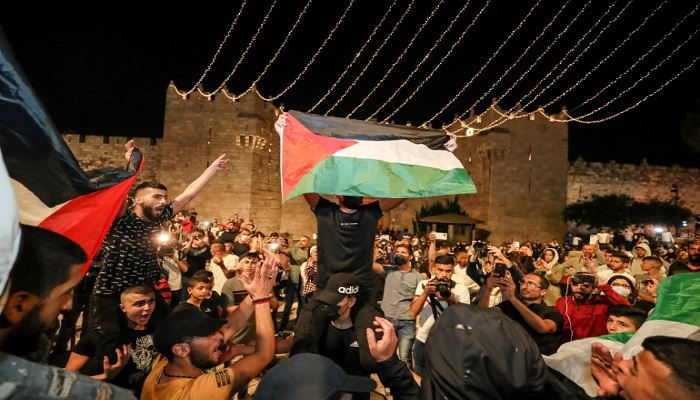 الفلسطيني ممنوع من رفع علمه في القدس والأراضي المحتلة