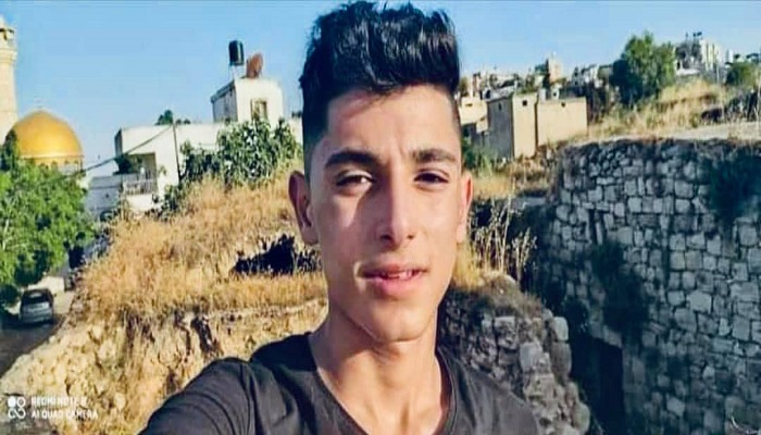استشهاد فتى متأثرا