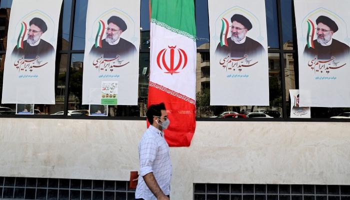 انتخابات إيران الرئاسية: المرشح همتي يقر بالهزيمة ويبارك للمرشح رئيسي
