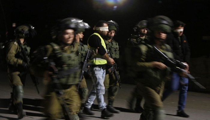 قوات الاحتلال تعتقل 26 فلسطينيا من الضفة الغربية 

