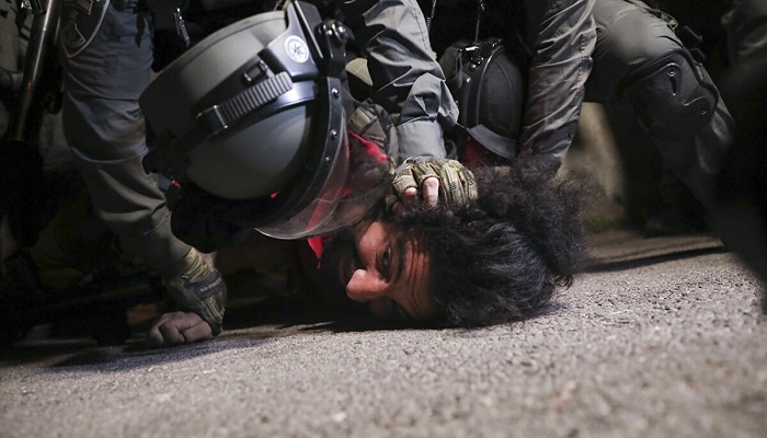 العفو الدولية: الشرطة الإسرائيلية استهدفت الفلسطينيين باعتقالات تمييزية وتعذيب