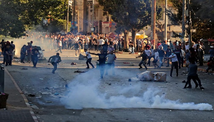 باحث إسرائيلي: تظاهرات الضفة تهدد السلطة وبالتالي التنسيق الأمني

