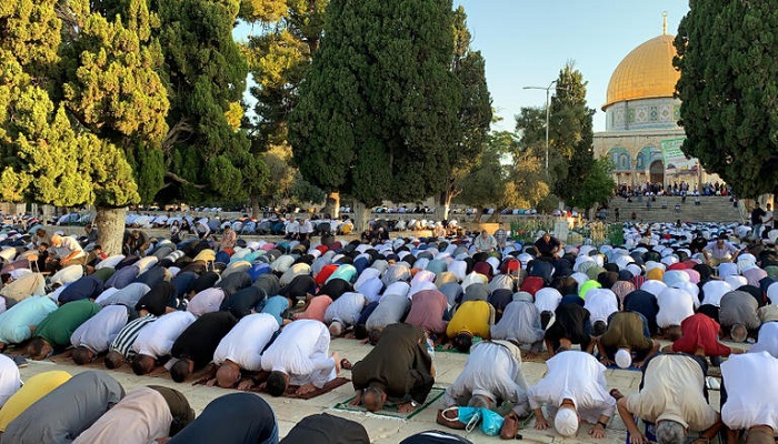 أكثر من مئة ألف مصل يؤدون صلاة عيد الأضحى بالمسجد الأقصى