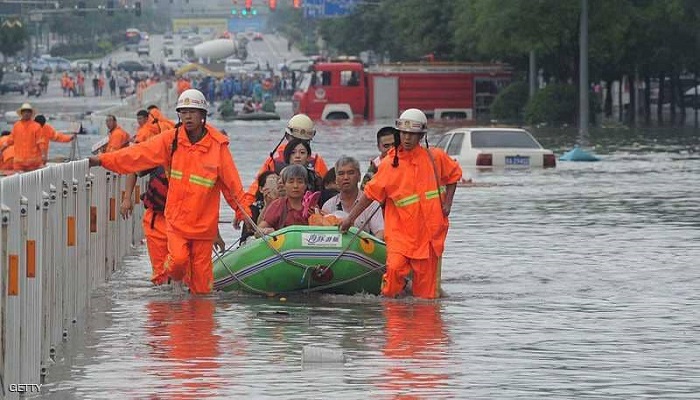 
مصرع 12 شخصًا في أمطار مدمرة اجتاحت الصين
