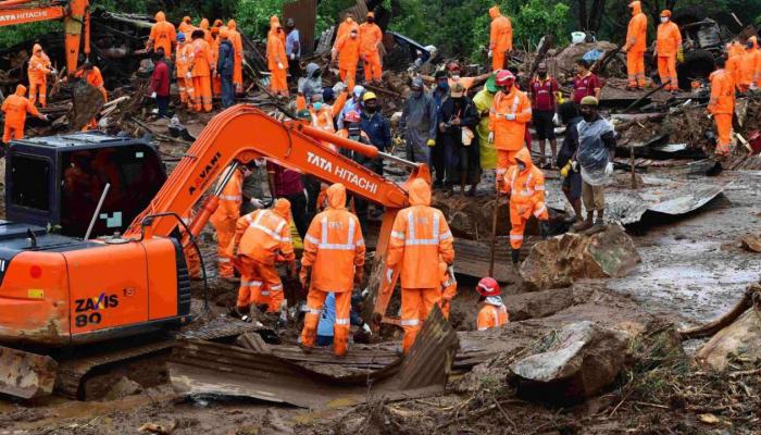 مقتل 36 شخصا في الهند بانهيارات أرضية جراء الفيضانات بغرب البلاد