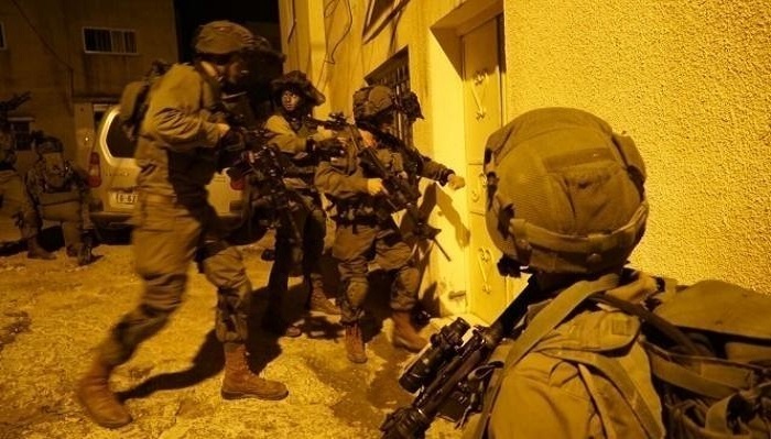 جيش الاحتلال يعتقل ثلاثة شبان في جنين بعد إصابة أحدهم 

