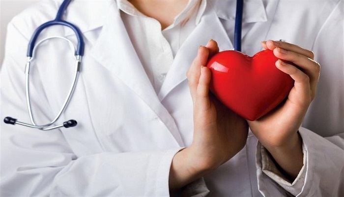 طبيب قلب يوضح كيفية التعامل مع عدم انتظام ضربات القلب
